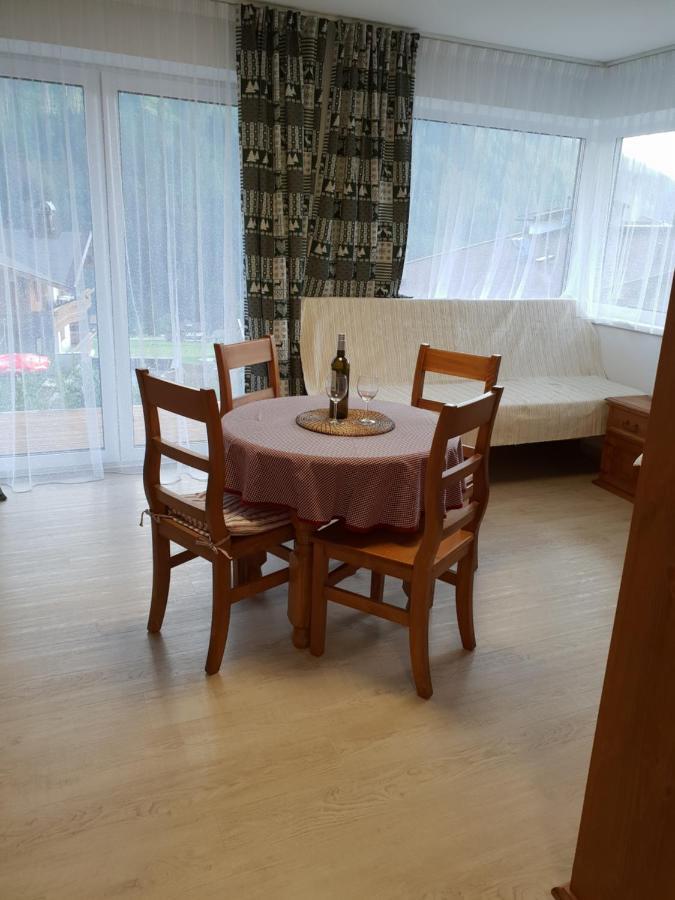 Amalia Haus Homestay Tux